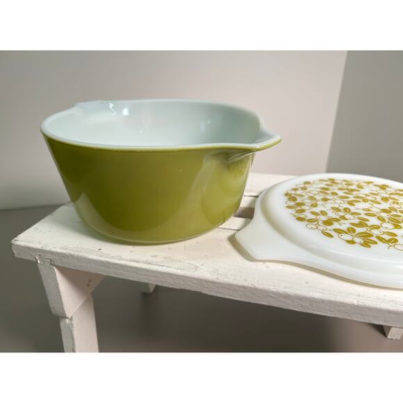 Pyrex 1.5 Qt Retro Round Casserole 474 Verde Green - VTG Olives Pattern Lid - Picture 4 of 8